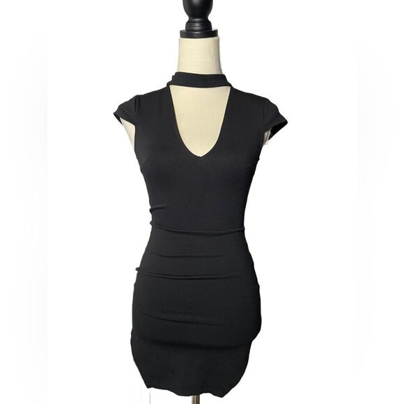 3/$20 Charlotte Russe Black Chocker Bodycon Mini Dress (Size: Small) - Picture 1 of 7